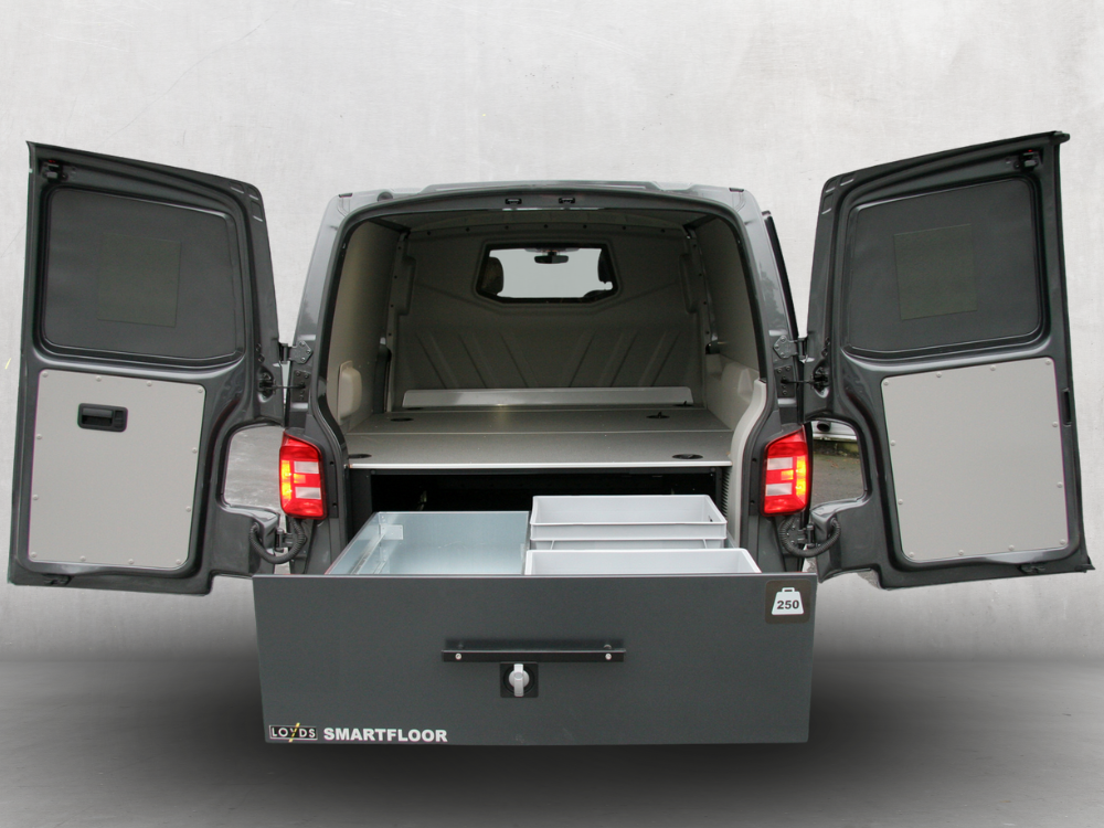 VW Transporter Dubbelhytt Produktbild Smartfloor dubbelgolv baklådåda front open